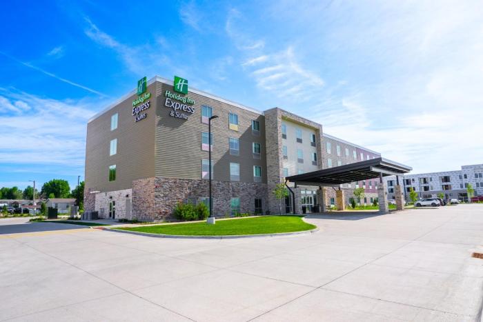 holiday inn express and suites cedar rapids marion