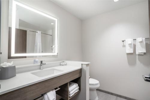holiday inn express and suites cedar rapids marion