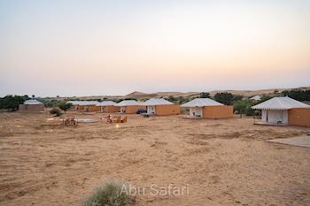 desert abu safari