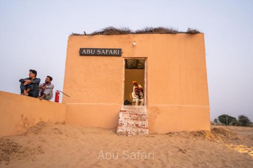 desert abu safari