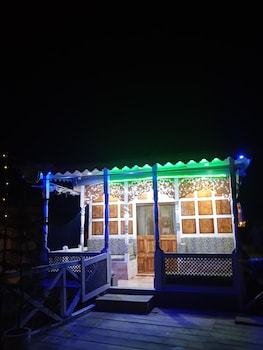 houseboat new dongola