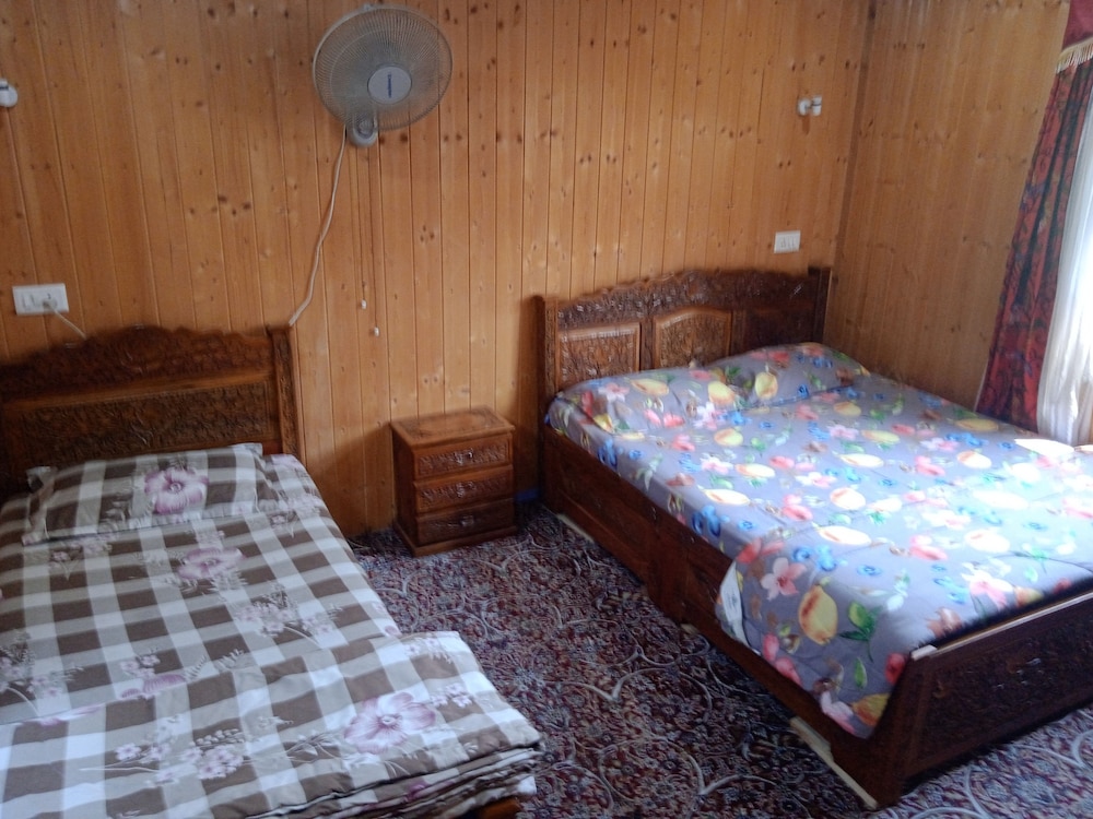 houseboat new dongola