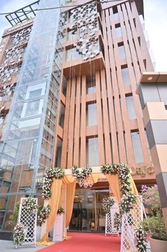 Heavens Garden Emire,,3 star