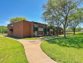 Galesburg Extended Stay,,2 star