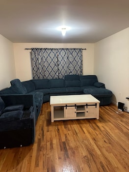 Nwk 457  Room 111-A,457 Irvine Turner Blvd,2 star