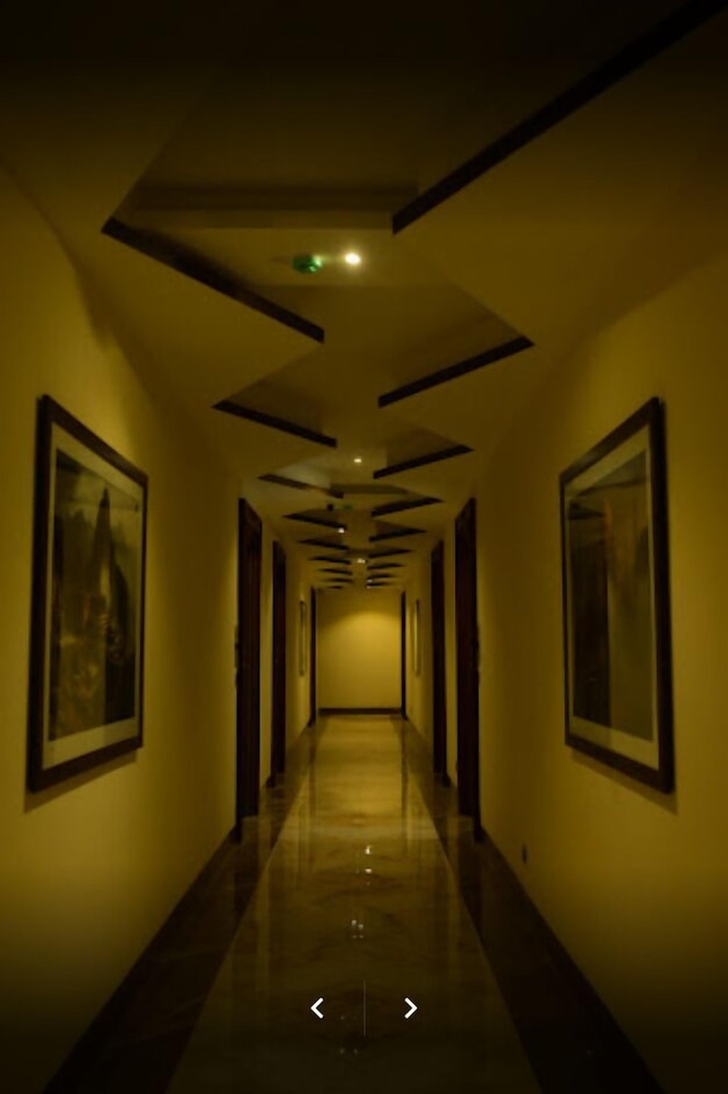 la grande suite and banquet hall