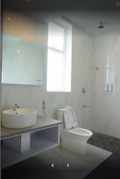 la grande suite and banquet hall