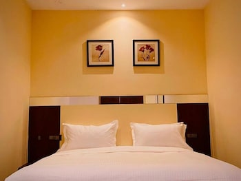 la grande suite and banquet hall