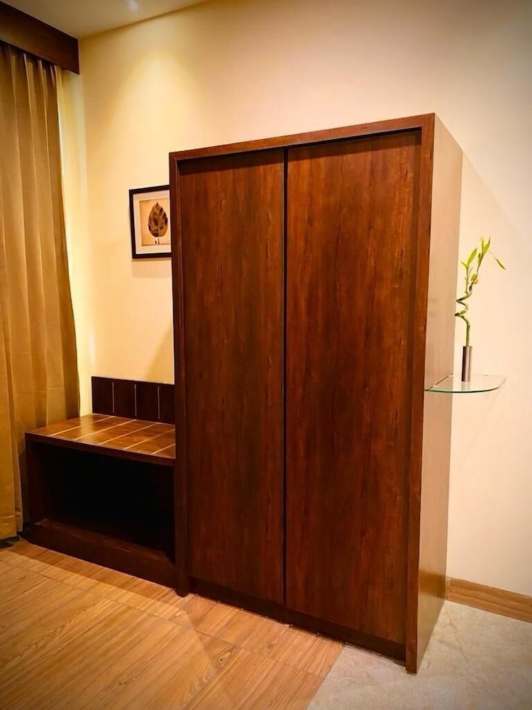 la grande suite and banquet hall