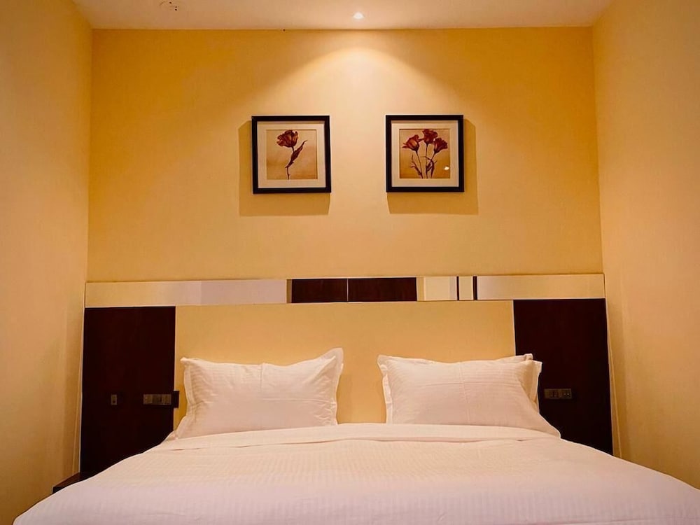 la grande suite and banquet hall