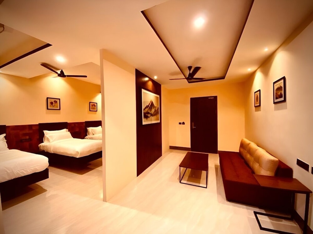 la grande suite and banquet hall