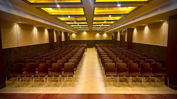 la grande suite and banquet hall