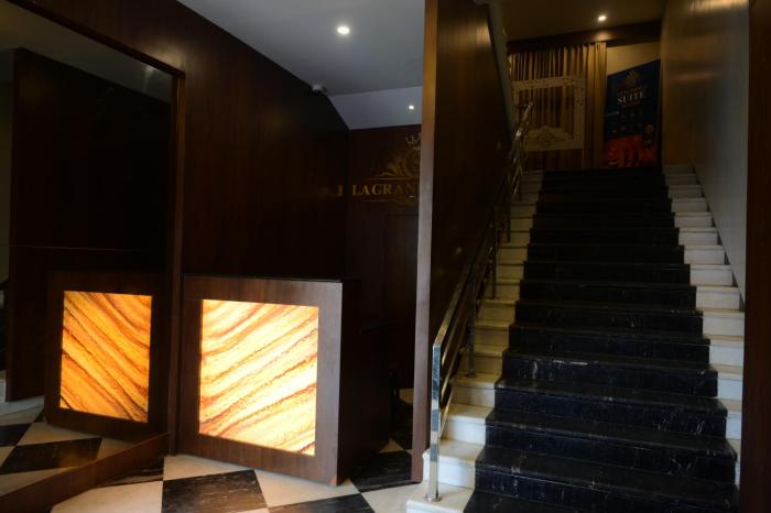 la grande suite and banquet hall