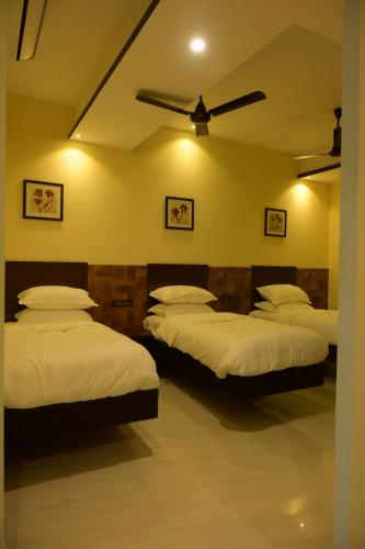 la grande suite and banquet hall