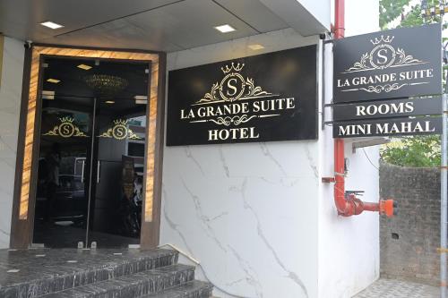 la grande suite and banquet hall