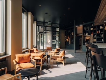 Kurve Apartments & Lounge,13 Landstrasse,4 star
