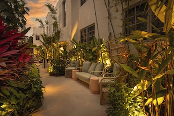 art deco marela boutique