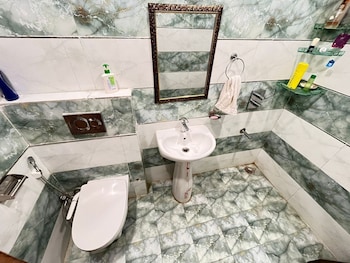 gobravo 37 2bhk farm with pool and garden sec150 noida