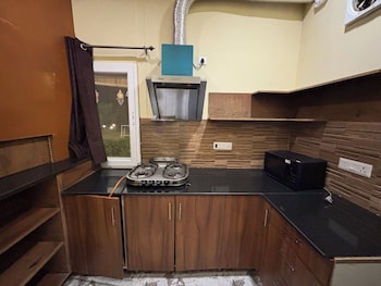 gobravo 37 2bhk farm with pool and garden sec150 noida