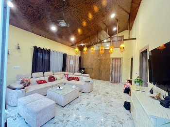 gobravo 37 2bhk farm with pool and garden sec150 noida