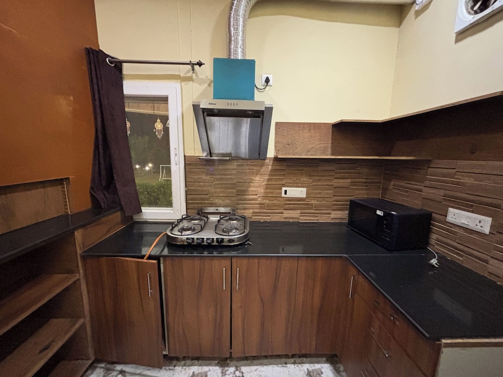 gobravo 37 2bhk farm with pool and garden sec150 noida