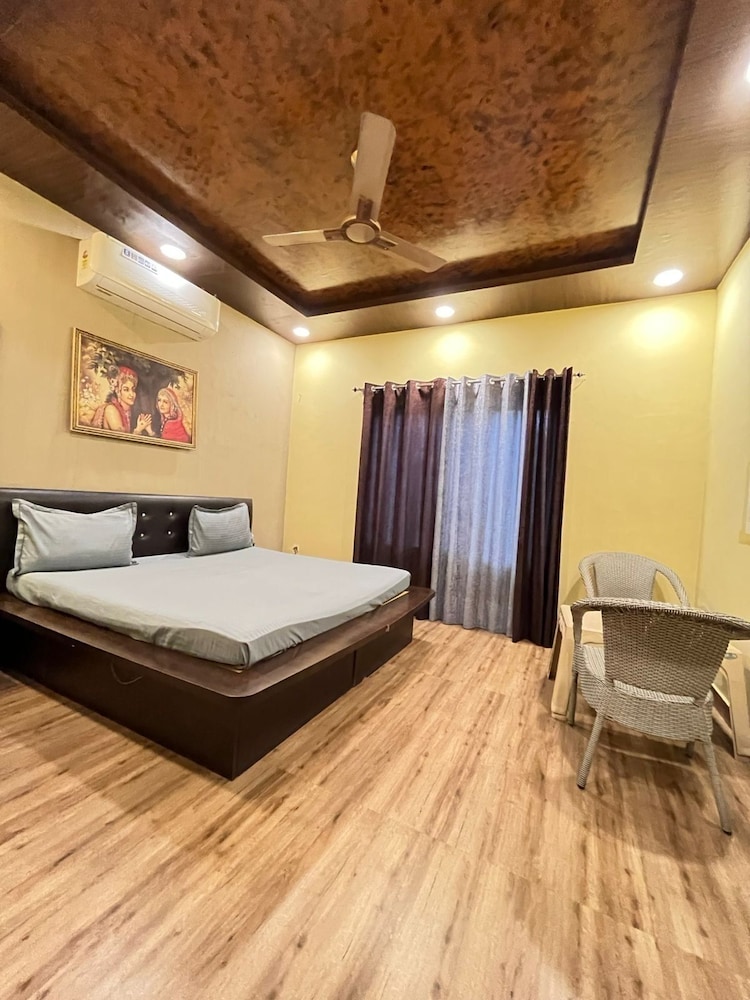 gobravo 37 2bhk farm with pool and garden sec150 noida