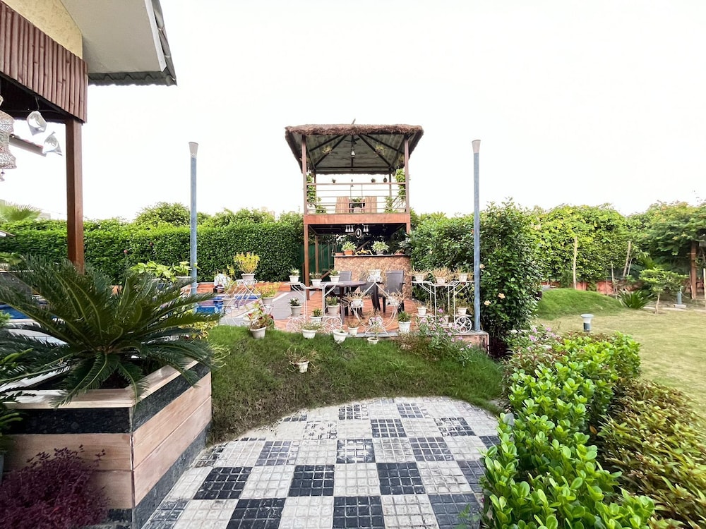 gobravo 37 2bhk farm with pool and garden sec150 noida