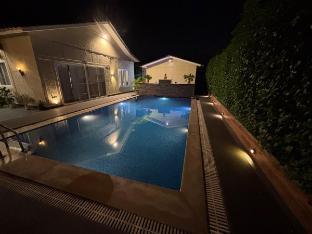 gobravo 37 2bhk farm with pool and garden sec150 noida