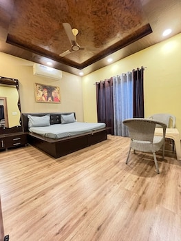 gobravo 37 2bhk with pool and garden noida