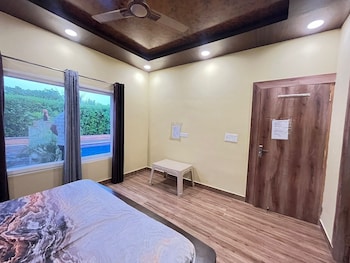 gobravo 37 2bhk with pool and garden noida