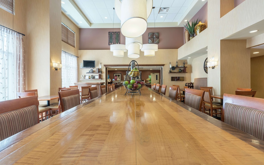 hampton inn and suites by hilton moncton