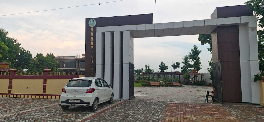 narayana green resort