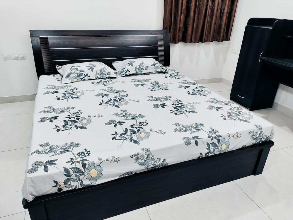zenith paradise luxurious 3br apartment
