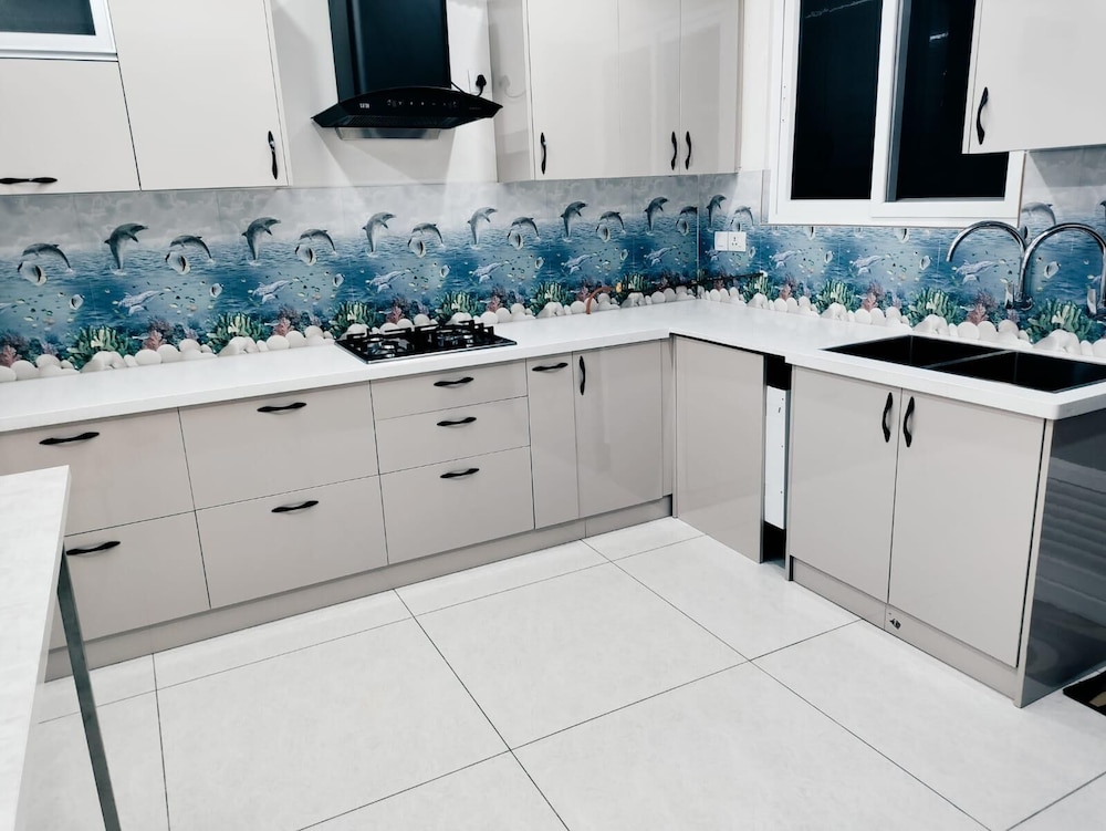 zenith paradise luxurious 3br apartment