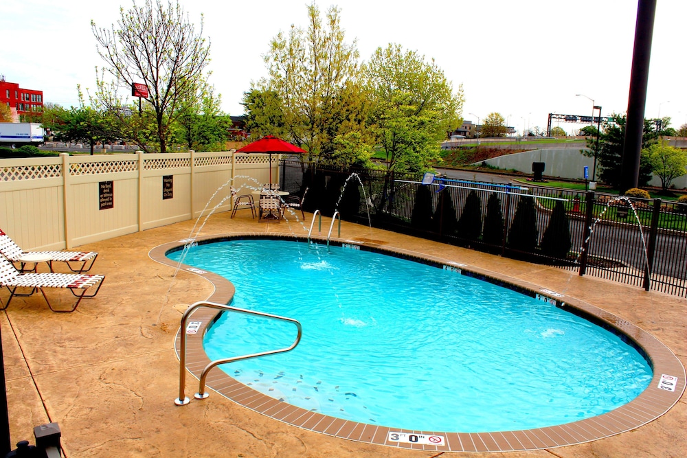 quality inn and suites nj state capital area