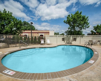 Quality Inn & Suites Nj State Capital Area,Morrisville>>Bucks County,3 star