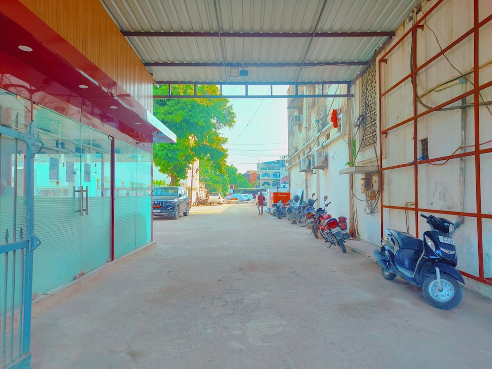 shree gulab mansion hotel and restaurant