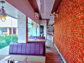 Shree Gulab Mansion Hotel And Restaurant,,3 star