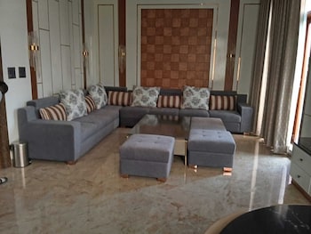 the taj mughal courtyard homestay