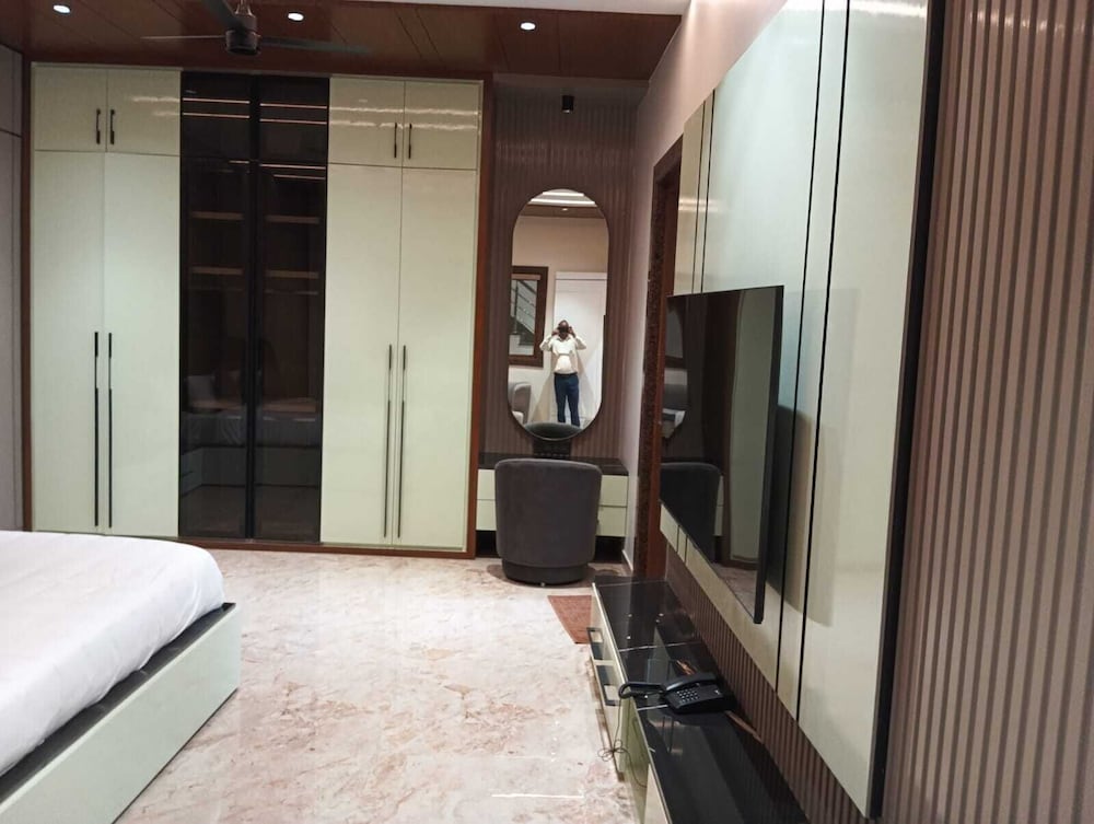 the taj mughal courtyard homestay