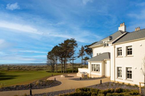 dunluce lodge