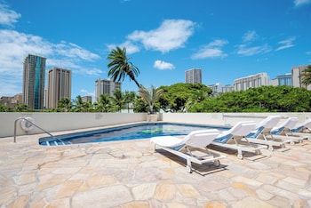 Luana Waikiki By Tropical Escapes Realty,2045 Kalakaua Ave,3 star