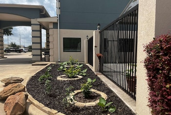 Super 8 By Wyndham Pasadena,Houston County>>Houston,2 star