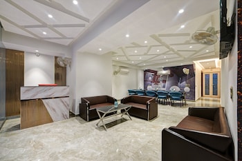 suite grand plaza noida