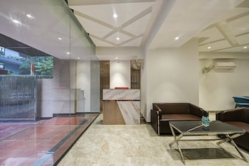 suite grand plaza noida