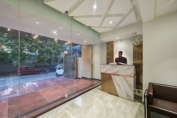 suite grand plaza noida