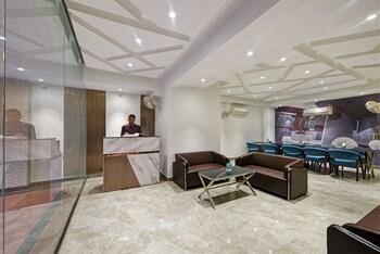 suite grand plaza noida