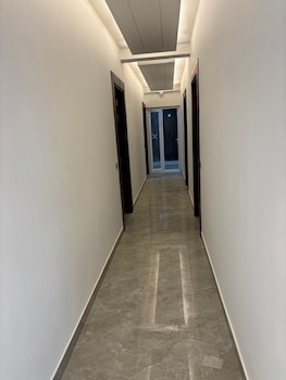 suite grand plaza noida