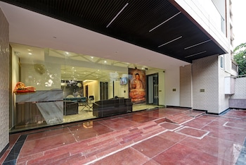 suite grand plaza noida