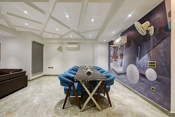 suite grand plaza noida